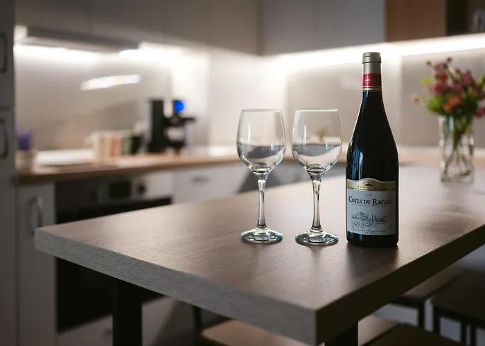 Summer Time Tomis 公寓