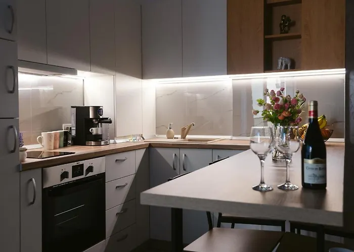 Summer Time Tomis 公寓